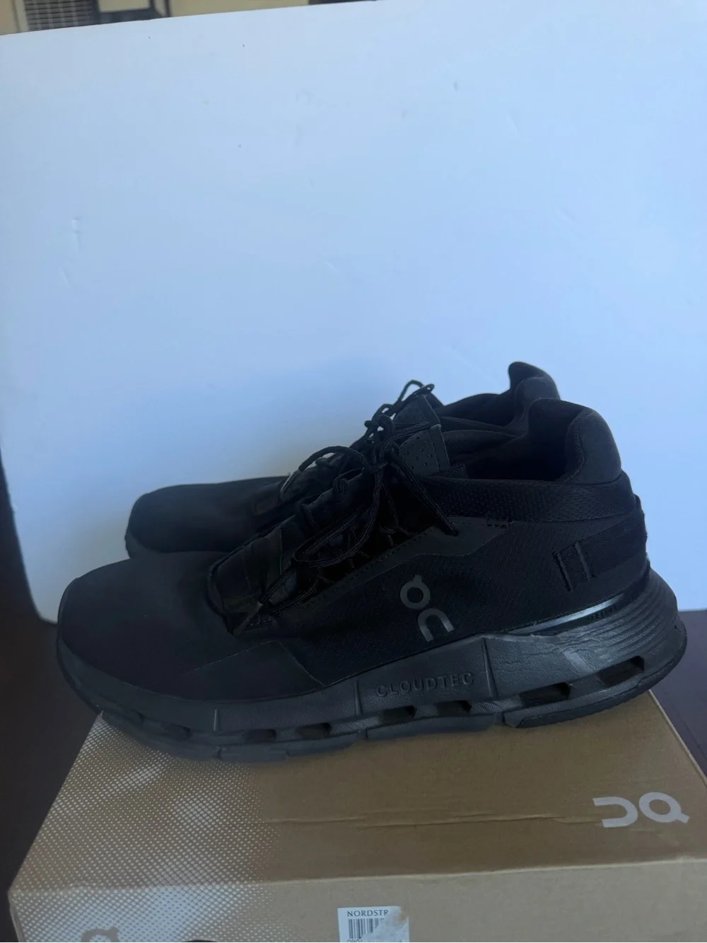 On Running Black Men's Athletic CloudTec Sneakers 11.5